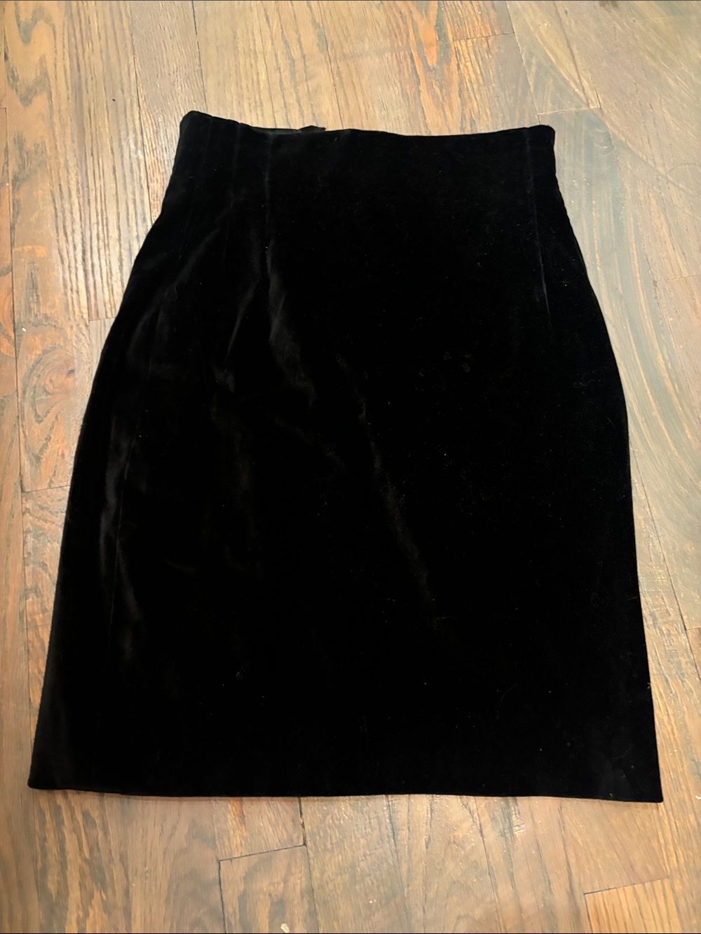 ESCADA MARGARETHA LET VINTAGE Classic Black Velvet Pencil Skirt